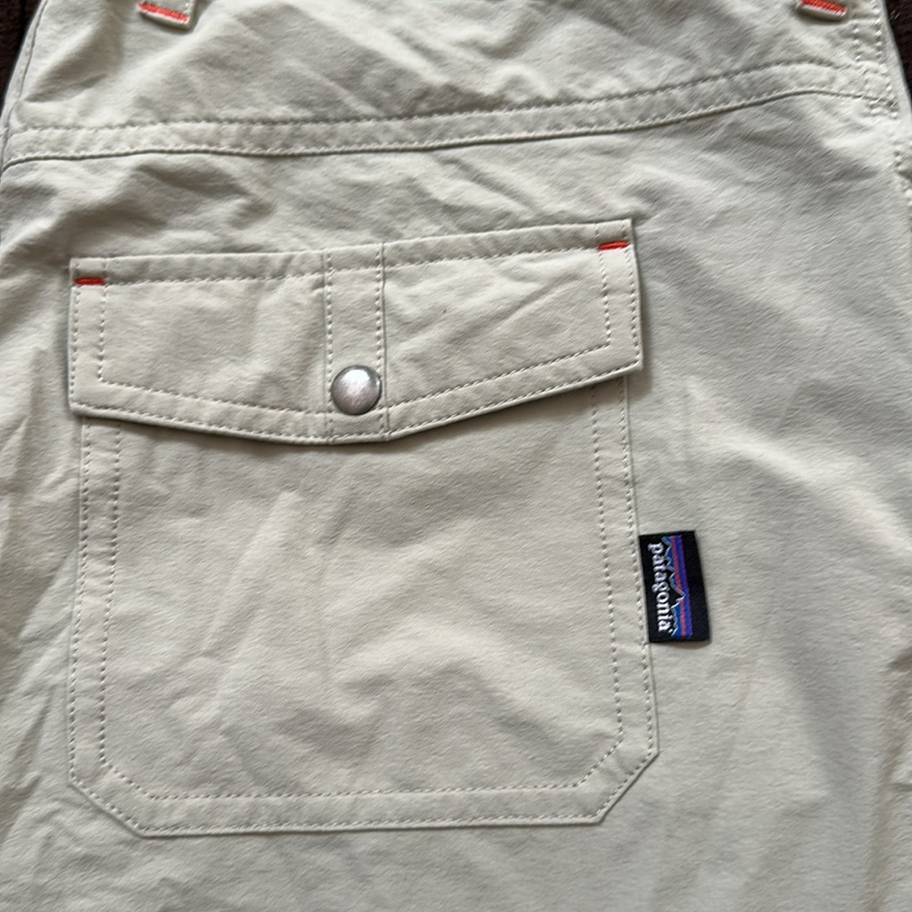 Patagonia Women’s Shorts 10 khaki - Picture 4 of 7